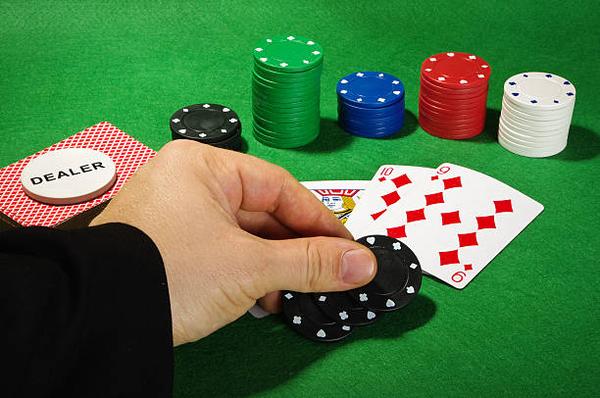Online Casinos in UAE: How to Fact-Check Identity Verification